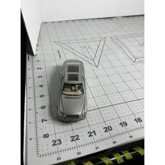 AutoArt Mercedes Benz Maybach 62 Gold Tan-Scale 1:43 No Box No Hood Ornament - Picture 2 of 12